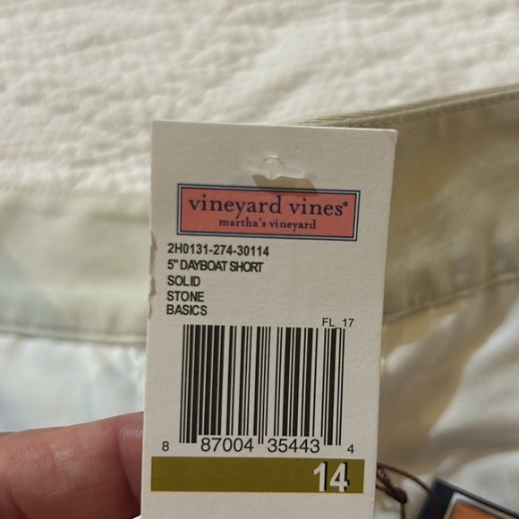 Vineyard vine 5 inch dayboat short solid stone. NWT. 14. - Picture 6 of 8